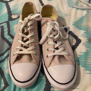 Brand new light pink glittery low top converse!